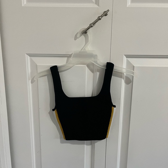 a beautiful top - Picture 2 of 2